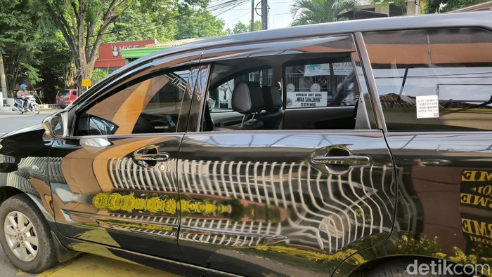 pecah kaca mobil di gresik