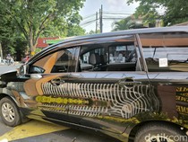 Avanza di Gresik Jadi Korban Pecah Kaca, Dompet Isi Surat dan Uang Amblas