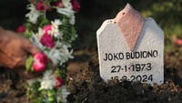 Joko Budiono (51) yang merupakan Ketua Kelompok Penyelenggara Pemungutan Suara (KPPS) di Tempat Pemungutan Suara (TPS) 42, Kelurahan Ngagel Rejo, Kecamatan Wonokromo, Surabaya tersebut meninggal dunia usai dirawat karena sakit di RSUD Dr Soetomo yang sebelumnya sempat tak sadarkan diri saat bertugas di TPS 42 di Pemilihan Umum (Pemilu) 2024 pada Rabu (14/2/2024).  
