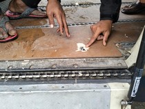 Penampakan Pesawat Asian One Rusak Ditembak OTK Saat Mendarat di Puncak