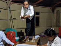 KPPS di NTT Panjat Pohon-Atap Rumah Cari Sinyal Unggah Hasil Pemilu ke Sirekap