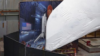Endeavour melakukan 25 misi antara tahun 1992 dan 2011, ketika program pesawat ulang-alik NASA berakhir. AP/Damian Dovarganes