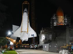 Potret Pesawat Ulang Alik NASA Dimuseumkan Usai 12 Tahun Mengangkasa