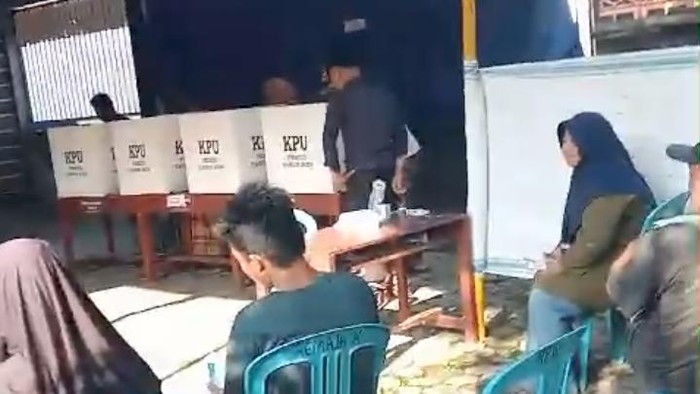 Situasi saat hari pencoblosan di TPS 21 Dusun Pedukuhan Kangi, Desa Penujak, Kecamatan Praya Barat, Lombok Tengah, NTB. (Foto: Istimewa)