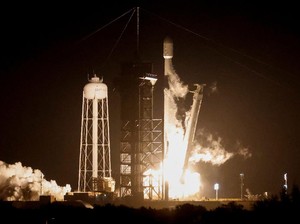 Video: Serpihan SpaceX Seukuran Bus Bakal Tabrak Bulan dengan Kecepatan Tinggi
