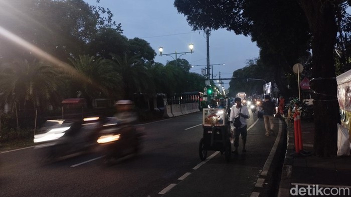 Suasana di Depan KPU pukul 18.10 WIB. (Brigitta/detikcom)