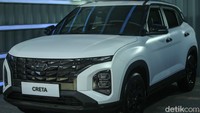 Creta Alpha hadir dengan tiga pilihan warna yang elegan, yakni midnight black matte, magnetic silver matte, dan optic white matte.