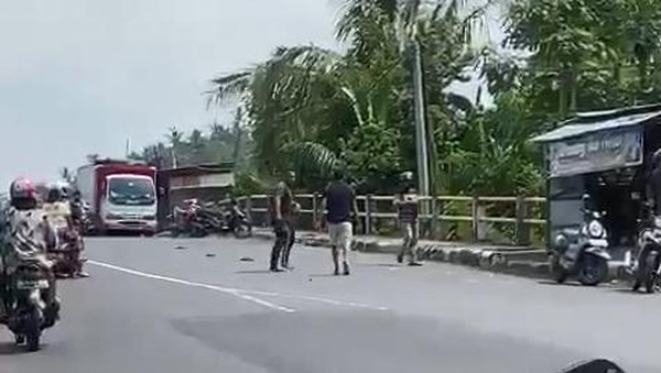 Viral 2 Pria Duel di Jalan Rama Klungkung gegara Saling Pandang