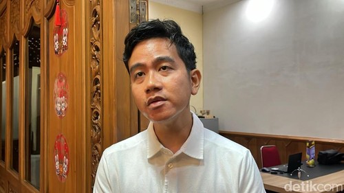 Wali Kota Solo Gibran Rakabuming Raka di Balai Kota Solo, Jumat (16/2/2024).