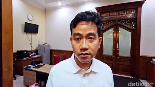 Wali Kota Solo Gibran Rakabuming Raka di Balai Kota Solo, Jumat (16/2/2024).