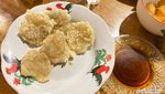 Ada Mie Instan dengan Bakso Mercon Pedas Meledak di Warkop Ini