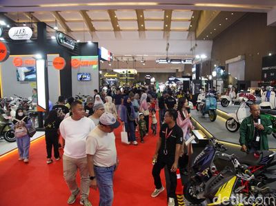 Antusiasme Pengunjung IIMS 2024 di Akhir Pekan