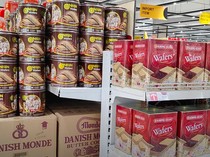 Roti Kaleng di Transmart Full Day Sale Murah Meriah!