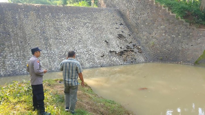 Dam sungai di Kediri TKP dua bocah tewas tenggelam.