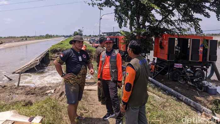 BNPB cek mesin pompa beroperasi sedot banjir Demak, Sabtu (17/2/2024).