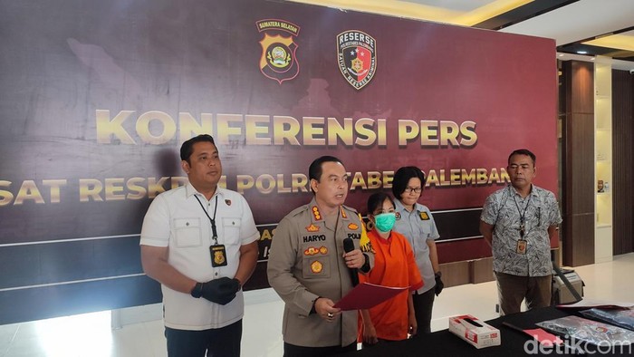 Devi Suceng, buron kasus penyiraman cuka parah di Palembang, ditangkap setelah buron 3 tahun.