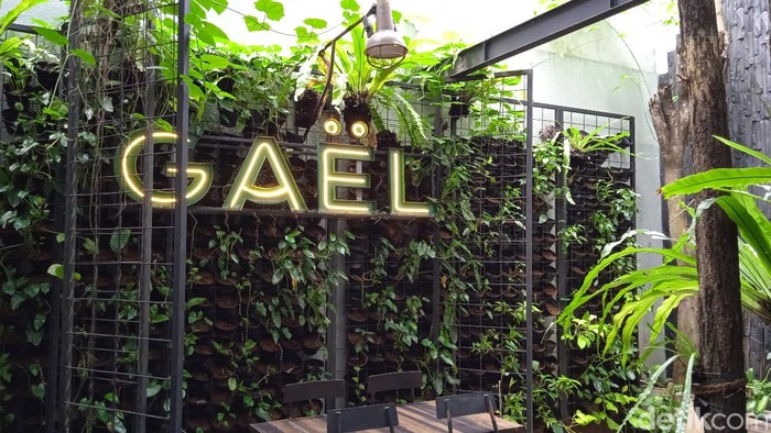Gael Pizza Nyamm! Chicago Pizza dengan Isian Keju Mulur Ini Ada di Cikajang