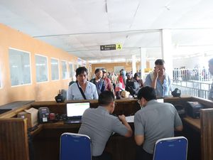 Cegah TPPO,  Imigrasi Polman Periksa Kapal Penumpang di Tanjung Silopo
