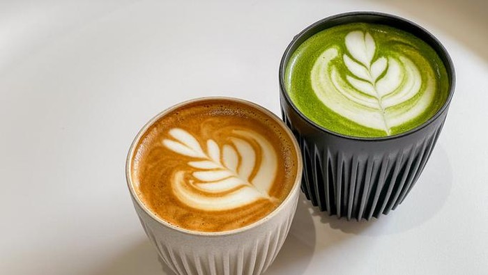 Matcha VS Kopi, Mana Minuman yang Paling Baik untuk Kesehatan?