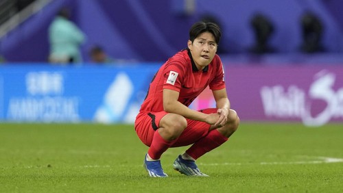 South Koreas Lee Kang-in reacts at the end of the Asian Cup Group E soccer match between South Korea and Malaysia at Al Janoub Stadium in Al Wakrah, Qatar, Thursday, Jan. 25, 2024. (AP Photo/Thanassis Stavrakis)