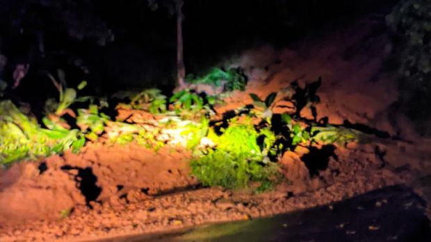 Longsor yang Memutus Jalan Penghubung Saguling-Rajamandala