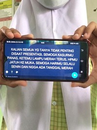 Meme kocak berikut ini cocok banget untuk disematkan di slide akhir presentasi. Dijamin, satu kelas nggak bisa tahan tawa.