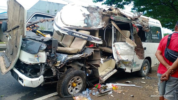 Mobil bawa 15 rombongan pelayat kecelakaan tunggal di Maros. Dokumen Istimewa
