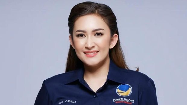 Nafa Urbach maju sebagai caleg DPR RI dari dapil Jawa Tengah VI.