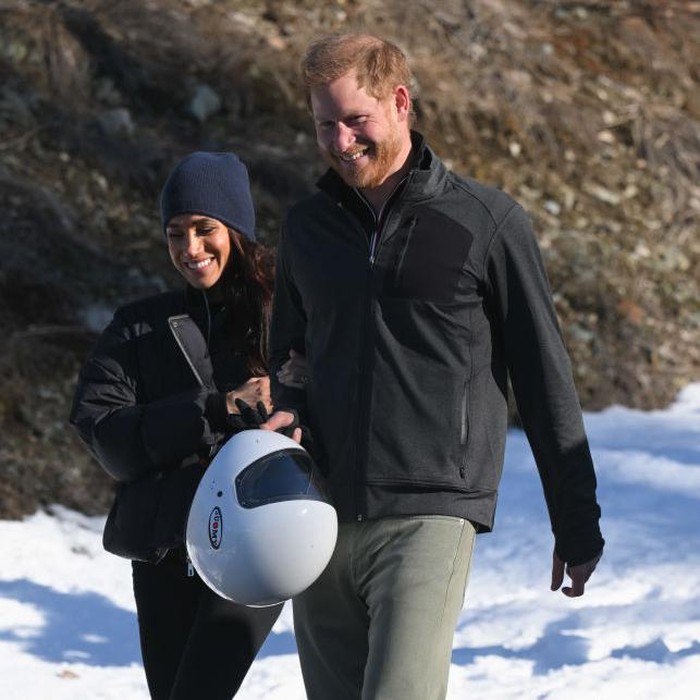 Kemesraan Pangeran Harry dan Meghan Markle di Kanada