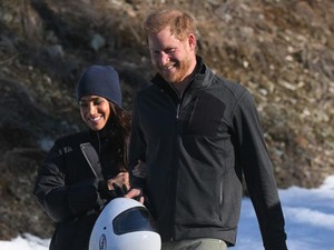 Waduh Rumah Pangeran Harry Sebelahan Sama Ladang Ganja yang Diprotes Warga