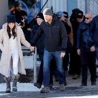 Pangeran Harry dihujani kritik usai hanya 45 menit menjenguk ayahnya Raja Charles yang diumumkan sakit kanker. Apalagi saat itu Harry datang tanpa istrinya Meghan Markle. Foto: Getty Images/Andrew Chin