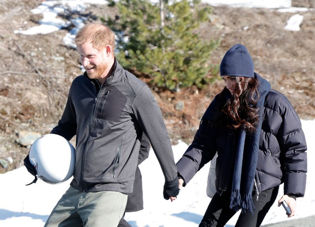 Pada Hari Valentine, 14 Februari, Pangeran Harry dan Meghan Markle juga tampil mesra saat menghadiri Invictus Games di Whistler, Kanada. Foto: Getty Images/Andrew Chin