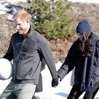 Pada Hari Valentine, 14 Februari, Pangeran Harry dan Meghan Markle juga tampil mesra saat menghadiri Invictus Games di Whistler, Kanada. Foto: Getty Images/Andrew Chin