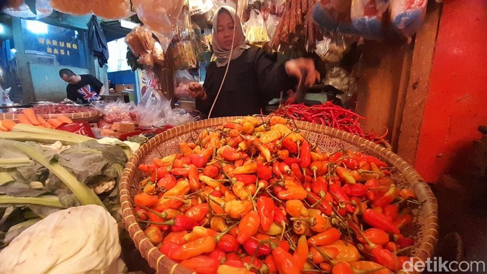 Pedagang cabai di Pasar Sumedang.