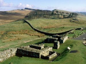 7 Fakta Tembok Hadrian, Saksi Bisu Kehidupan Kekaisaran Romawi Bagian Utara