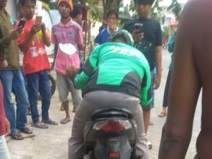 Ojol Sidoarjo Ditemukan Meninggal di Atas Motor Saat Tunggu Penumpang