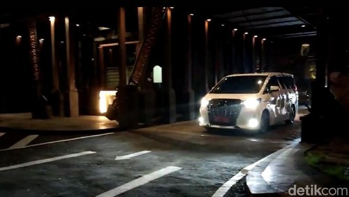 Rombongan Menhan Prabowo Subianto saat tiba di Nusa Dua, Bali, Sabru (17/2/2024).