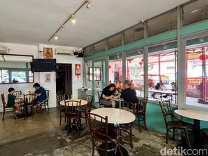 Menikmati Sajian Kopitiam Lezat di Salah Satu Sudut Pecinan Bandung