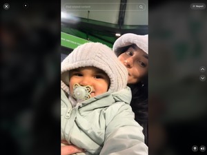 Istri dari Pemain Bola Diserang Fans karena Menyusui Anak di Stadion