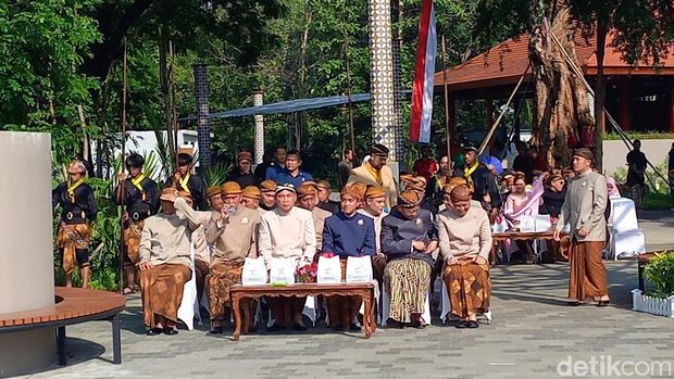 Suasana Upacara HUT ke 279 Kota Solo di Taman Balekambang, Sabtu (17/2/2024). Mangkunegara X menjadi irup dihadiri Gibran Rakabuming dan Selvi Ananda.