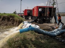 Tangani Banjir Demak, 27 Pompa Air Bergerak Diterjunkan