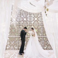 Sejak tahun lalu, Thunder dan Mimi sudah banyak membagikan pose mesra mereka menjelang pernikahan. Keduanya sudah menjalani prewedding, termasuk dengan kakak Thunder, Sandara Park. Foto: Instagram @hiptriever