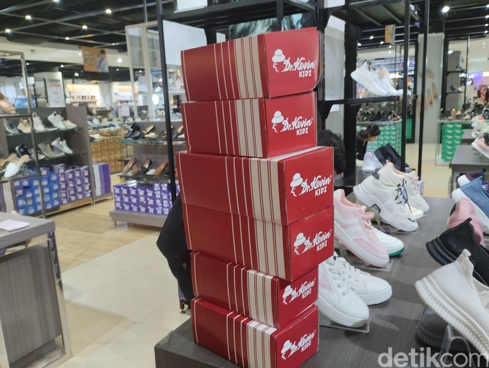 Transmart Full Day Sale Guyur Diskon buat Produk Sepatu dan Fesyen