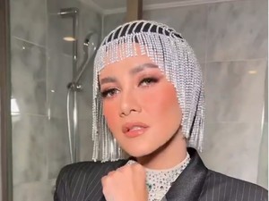 Olla Ramlan Akhirnya Bicara Soal Kedekatan dengan Herjunot Ali