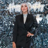 Olla Ramlan genap 44 tahun pada 15 Februari 2024. Merayakan pertambahan usia, aktris dan presenter ini menggelar pesta meriah yang dihadiri sejumlah kalangan selebriti. Foto: Instagram