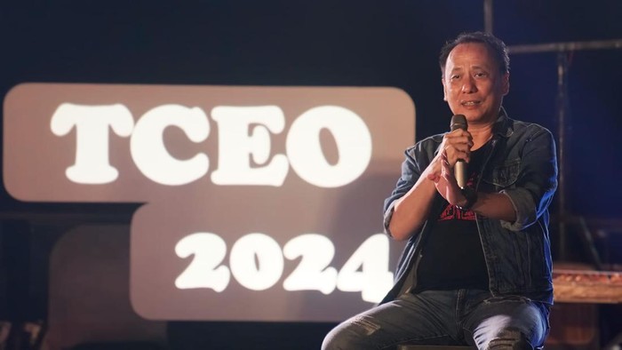 CEO Astra Agro Lestari, Santosa