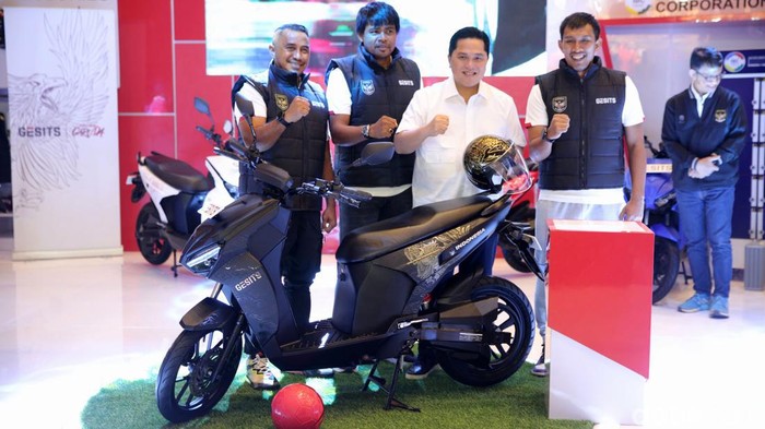 Erick Thohir Luncurkan Motor Listrik Gesits Garuda Menteri BUMN Erick Thohir meluncurkan Motor Gesits Garuda di ajang Indonesia International Motor Show (IIMS) di JIExpo Kemayoran, Jakarta, Minggu (18/2/2024).