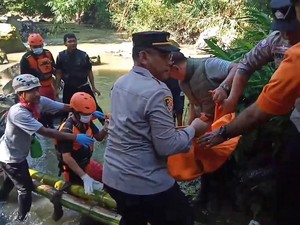 Remaja Bandung yang Terseret Arus Sungai Ciloa Ditemukan Tewas