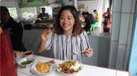 Momen Farida Nurhan Mukbang di Warteg, Lauknya Sampai Menggunung!