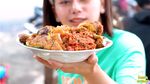 Momen Farida Nurhan Mukbang di Warteg, Lauknya Sampai Menggunung!